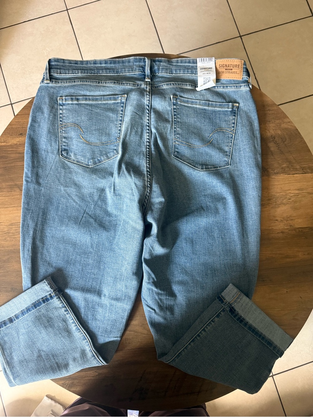 Signature by Levi Strauss Women's Light Blue Ankle Jeans - Picture 3 of 9
